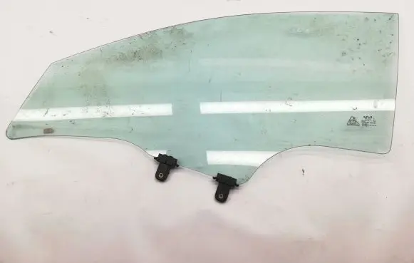 KIA Rio Front door window glass four-door