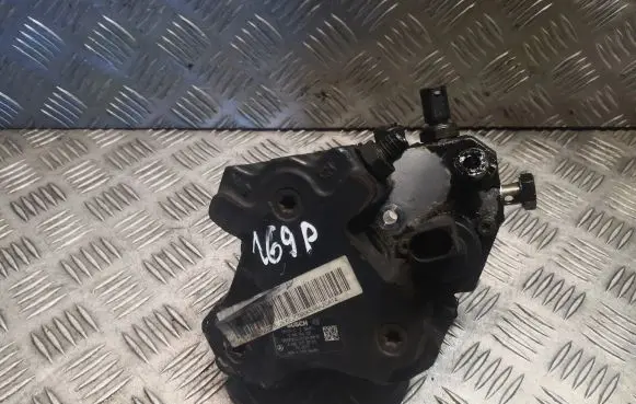 Mercedes-Benz A W169 Mechanical fuel pump 6400700701 A6400700701