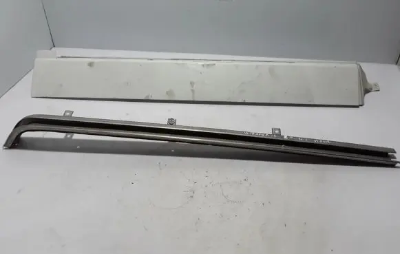 Volkswagen Transporter - Caravelle T5 Sliding door middle roller runner 7H1843871AD