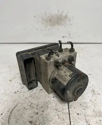 Skoda Octavia Mk1 (1U) ABS Pump 1C0907379L 10096003343