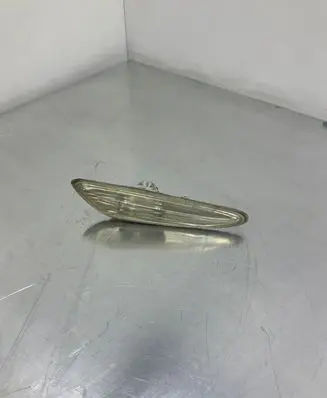 BMW 3 E46 Front fender indicator light 6911372 69113725
