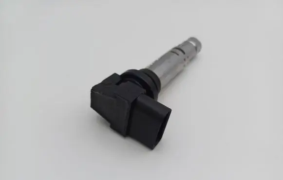 Volkswagen Touran I High voltage ignition coil 036905715G