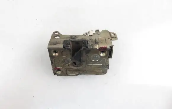 Iveco Daily 3rd gen Front door lock 