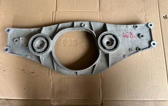 Mercedes-Benz S W222 Rear differential/diff mount bracket A2213520206