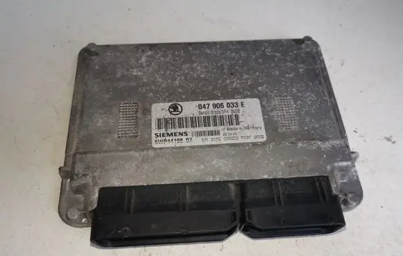 Skoda Fabia Mk1 (6Y) Engine control unit/module 047906033E