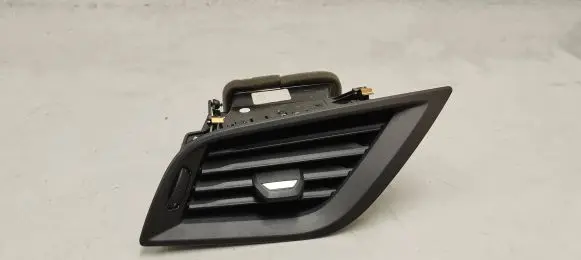 BMW 1 F40 Dashboard side air vent grill/cover trim 6823191