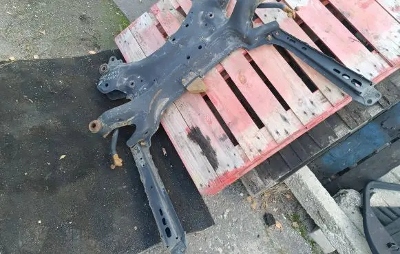 Toyota Avensis T270 Front subframe
