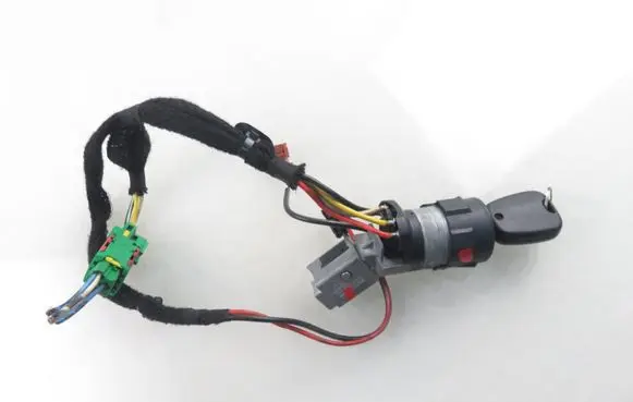 Peugeot 307 Ignition lock 9632897680