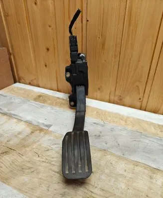 Ford Mondeo MK IV Accelerator throttle pedal 6G929F836NC