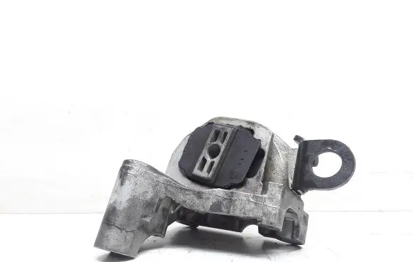 Volvo XC90 Engine mount bracket 30741583