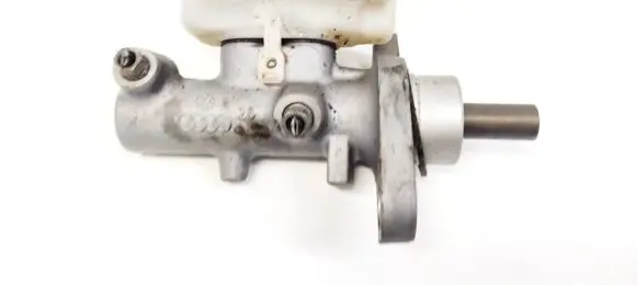 Audi Q7 4L Master brake cylinder