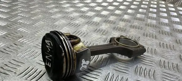 Renault Megane III Piston with connecting rod 
