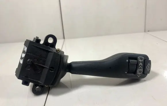 BMW 5 E39 Wiper control stalk 8375407M