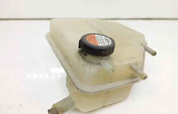 Suzuki Grand Vitara II Coolant expansion tank/reservoir
