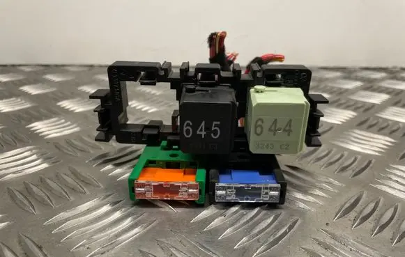 Audi Q5 SQ5 Relay mounting block 4F1937503A