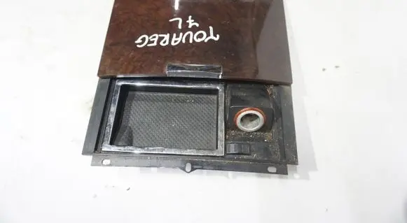 Volkswagen Touareg I Car ashtray 