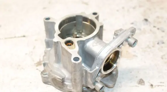 Audi Q5 SQ5 Vacuum pump 06J145100P