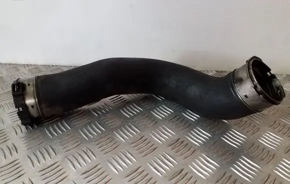 BMW 5 F10 F11 Intercooler hose/pipe 7810615