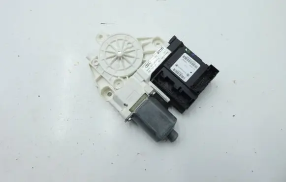 Audi A3 S3 8P Front door window regulator motor 8P0959801K