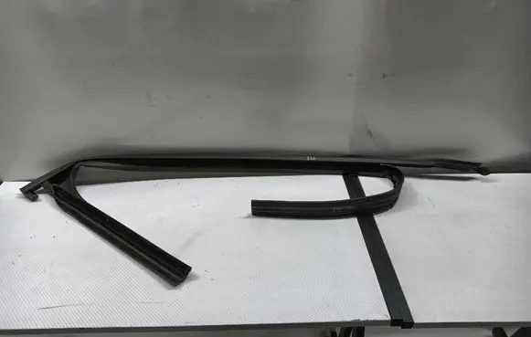 Audi A3 8Y Sliding door upper roller guide/hinge 5E3837432
