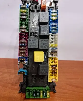 Mercedes-Benz GL X166 Fuse module A1669063901