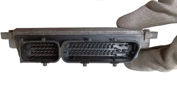 Volkswagen Golf IV Engine control unit/module 038906013AG 0281001902 28SA3812