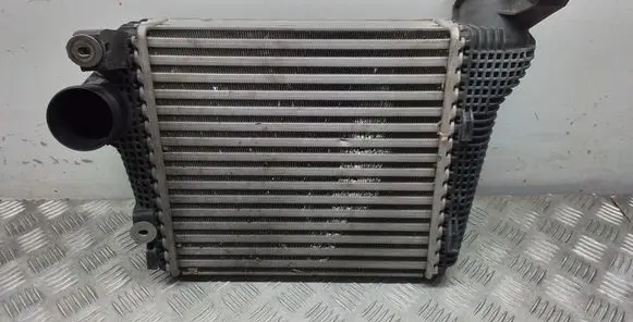 Porsche Macan (95B) Intercooler radiator 95B145804E