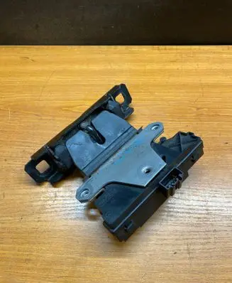 Ford Focus C-MAX Loading door lock loop/hook striker 3M51R404B12 PBTASAGF30 01041111906