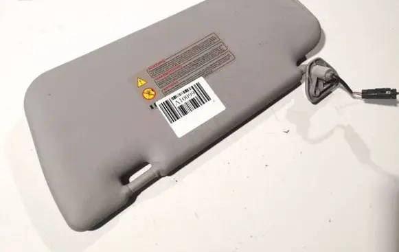 Nissan Primera Sun visor