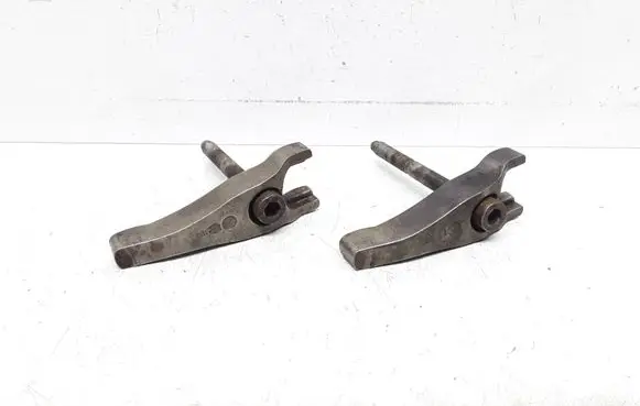 Ford Kuga I Fuel Injector clamp holder 