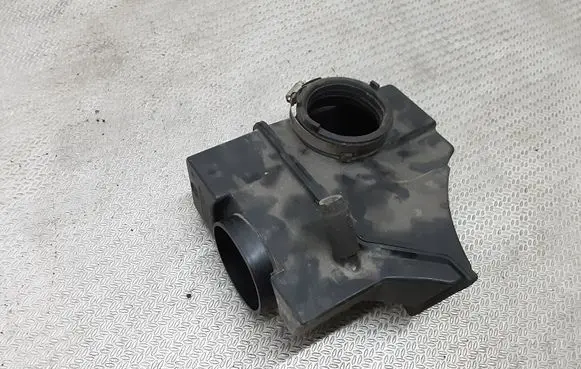 Cadillac CTS Air intake duct part 25757294