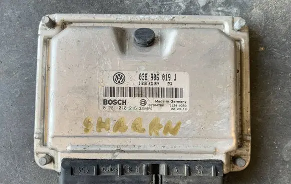 Volkswagen Sharan Engine control unit/module 038906019J