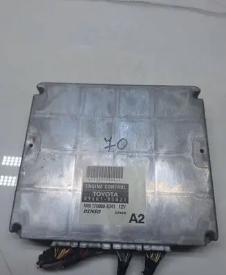 Toyota Avensis T250 Engine control unit/module 1758008341 8966105A21 MB1758008341