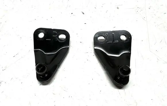 Nissan Juke I F15 Shock absorber/damper mounting bracket