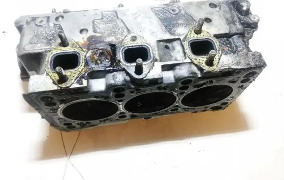 Volkswagen PASSAT B5 Engine head 059e
