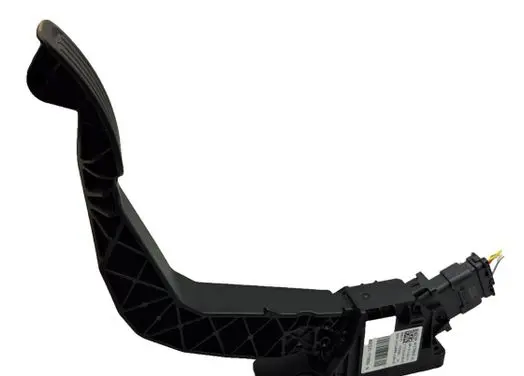 Accelerator throttle pedal