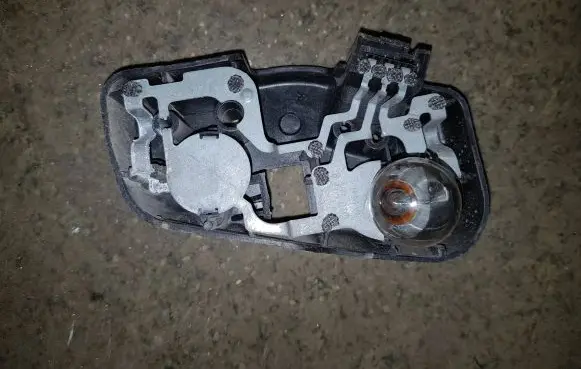 BMW 3 E46 Tail light bulb cover holder 8374810