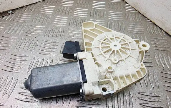 Mercedes-Benz S W221 Rear door window regulator motor A2218202942