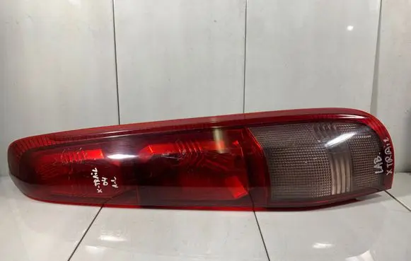 Nissan X-Trail T30 Rear/tail lights 8913