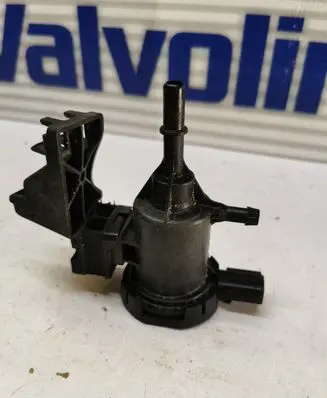Mercedes-Benz C W205 Vacuum valve A0014760532 PA66GF33