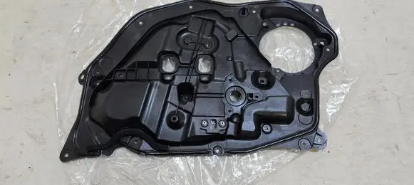 Mazda CX-3 Front window lifting mechanism without motor DO9L5997X
