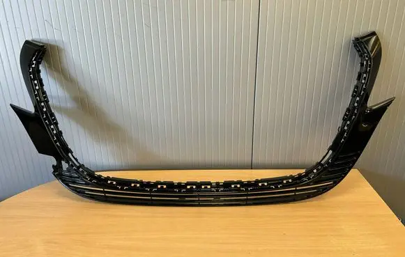 Mercedes-Benz V Class W447 Front bumper upper radiator grill A4478802403 A4478803003 A4478887100