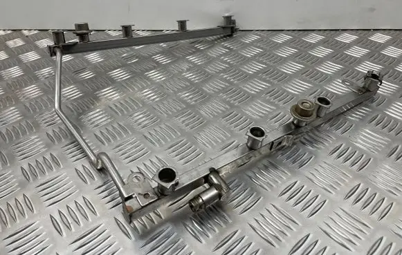 Mercedes-Benz GL X164 Fuel main line pipe A2730700795 A2720780092
