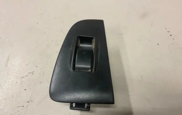 Toyota Avensis T250 Electric window control switch 7423105140