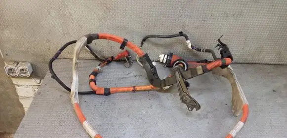 Toyota Prius (XW30) Positive cable (battery) 8216447070