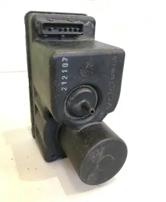 Audi 100 200 5000 C3 Central locking vacuum pump 443862257E