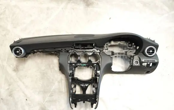 Mercedes-Benz C W205 Dashboard