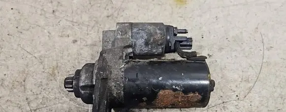 Volkswagen Golf V Starter motor 