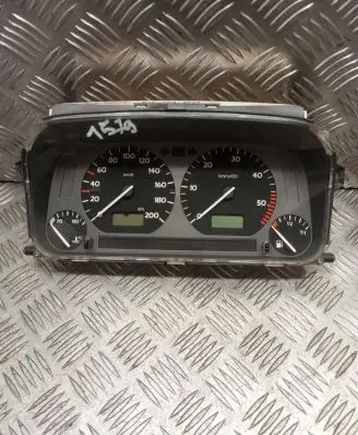Volkswagen Golf III Speedometer (instrument cluster) 1H0919860H