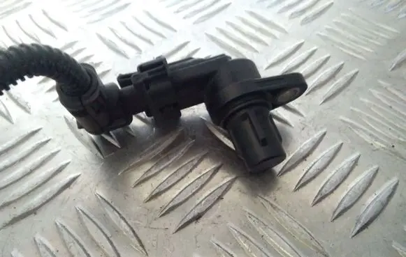 Opel Corsa D Camshaft position sensor 0232103067